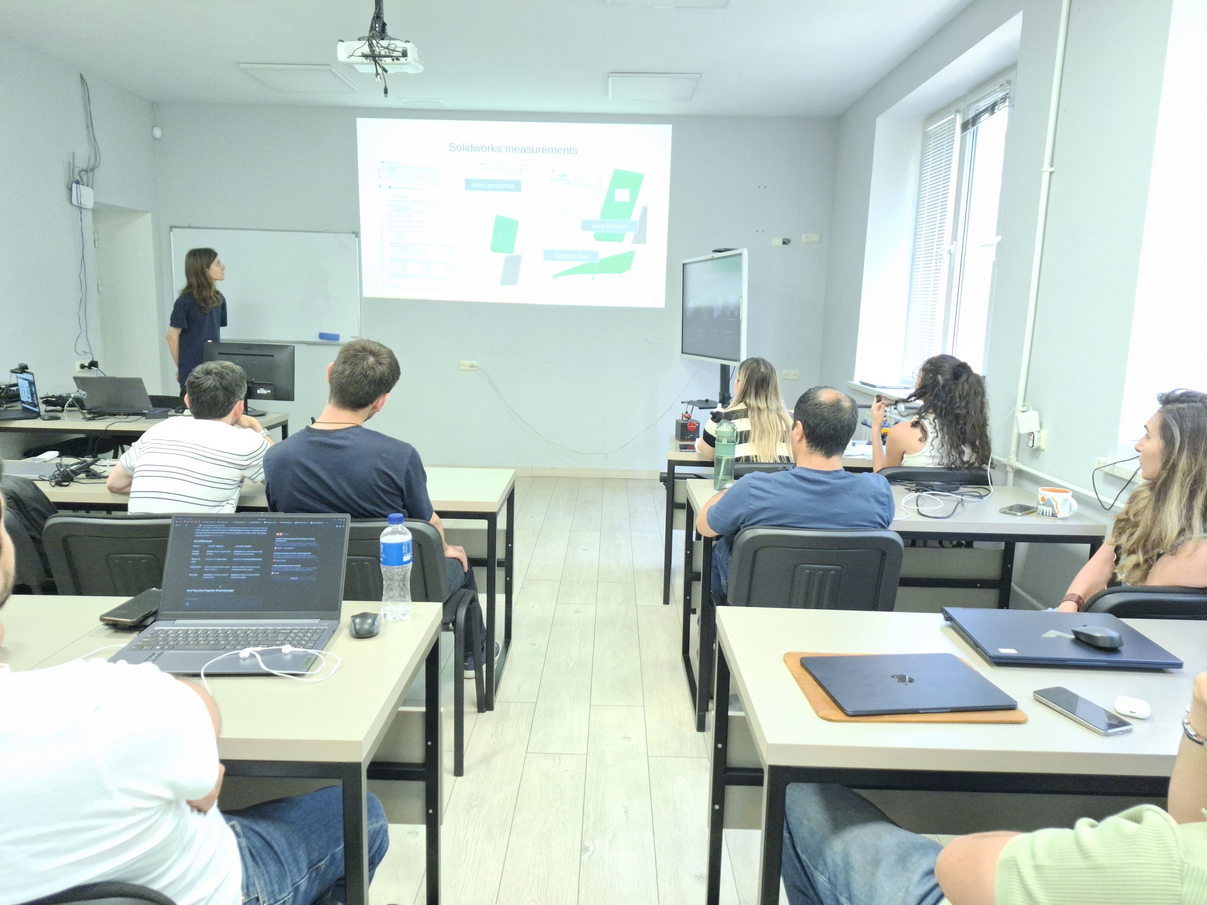 Seminar on Simulating a Fixed-Wing Plane UAV with Gazebo