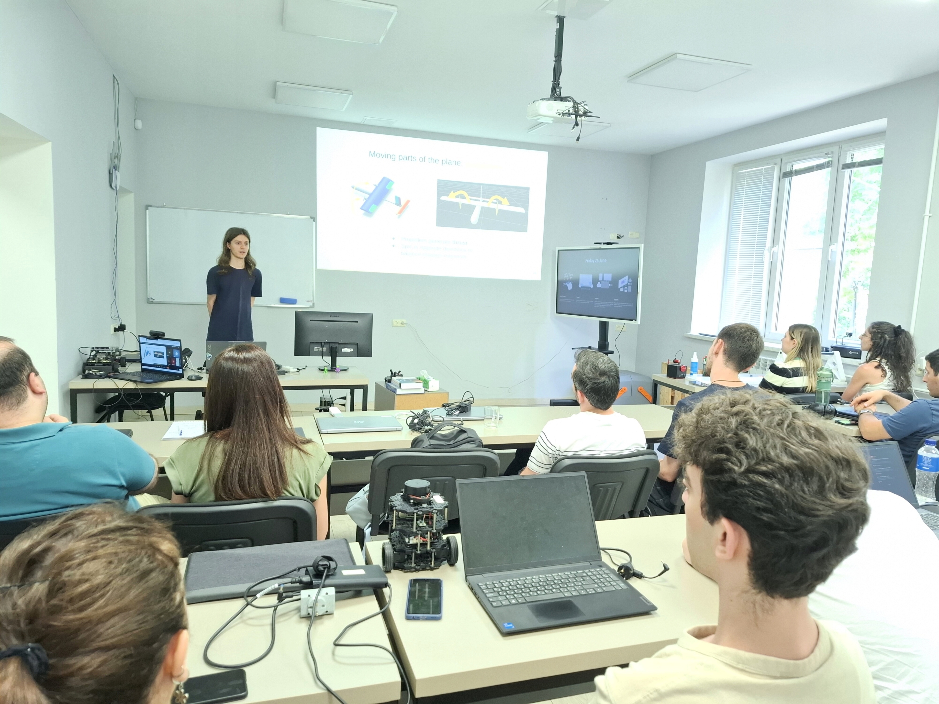 Seminar on Simulating a Fixed-Wing Plane UAV with Gazebo