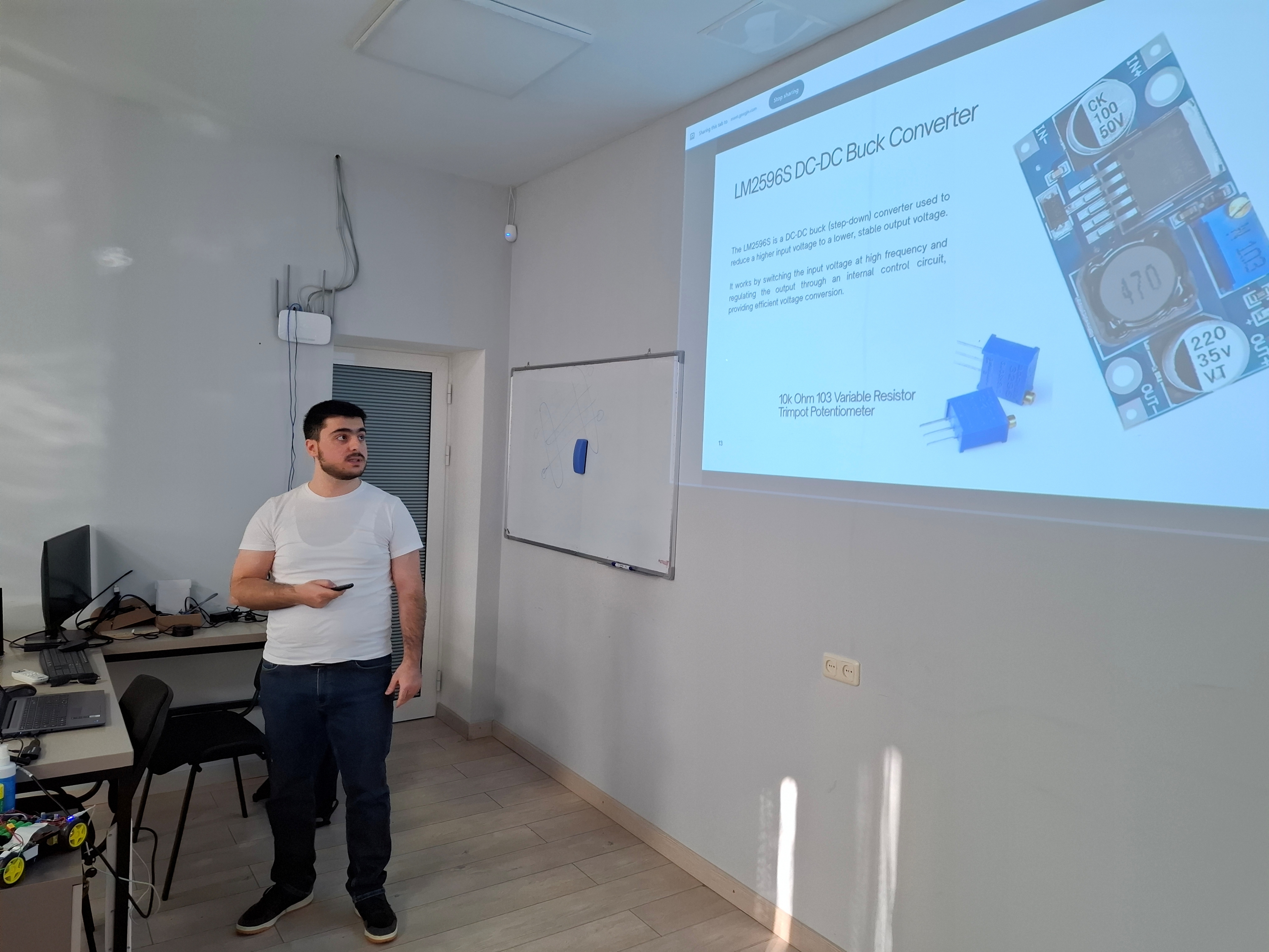 Development of a Wheeled Robotic Platform Based on Arduino and Raspberry Pi